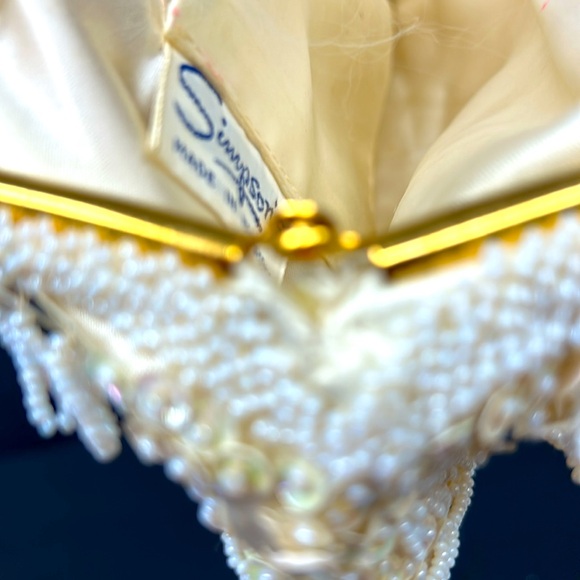 Vintage hinged ivory and iridescent beaded clutch purse SIMPSON’S Hong Kong - Picture 13 of 14